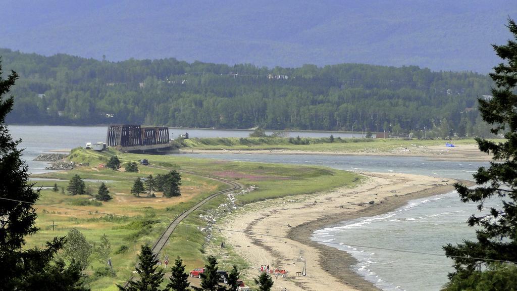 Auberge De DouglastownGaspé エクステリア 写真