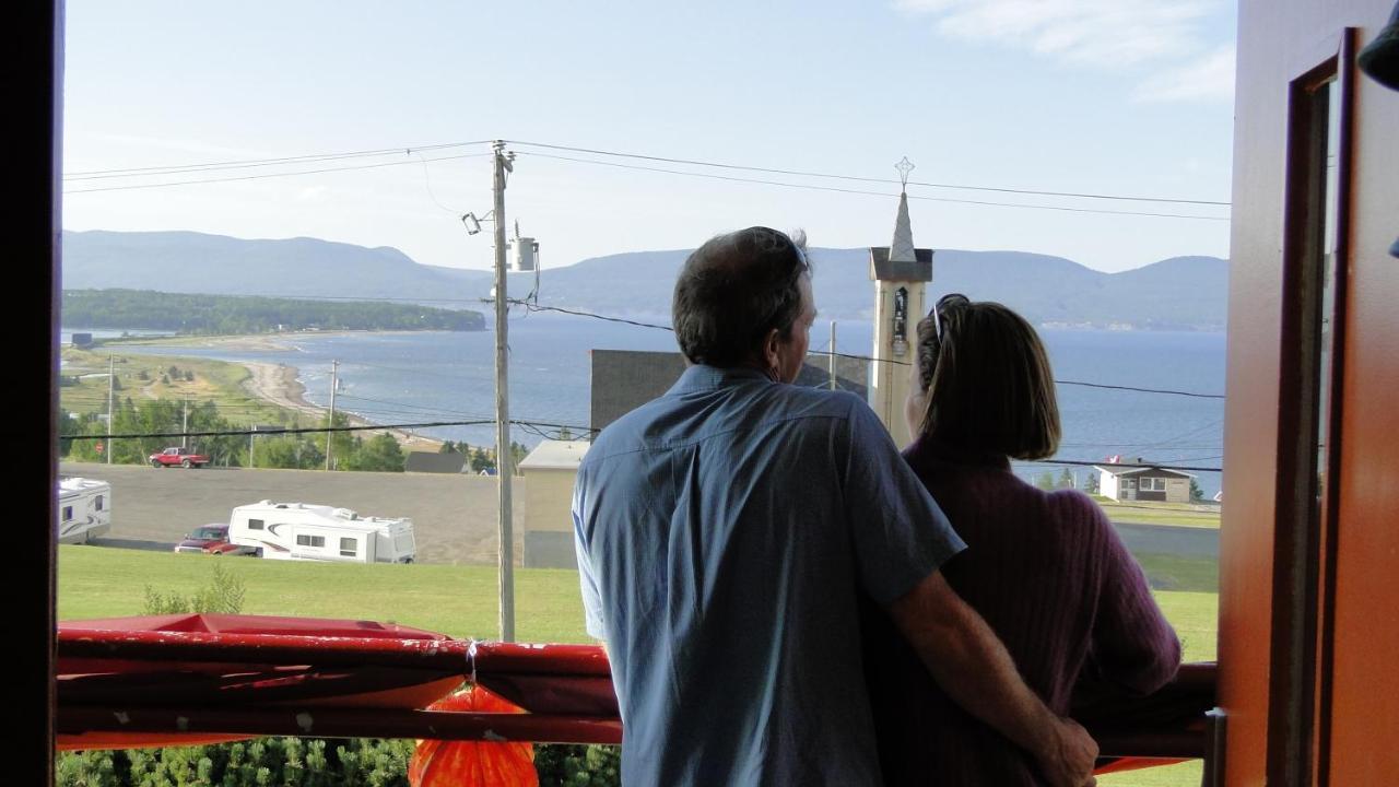 Auberge De DouglastownGaspé エクステリア 写真