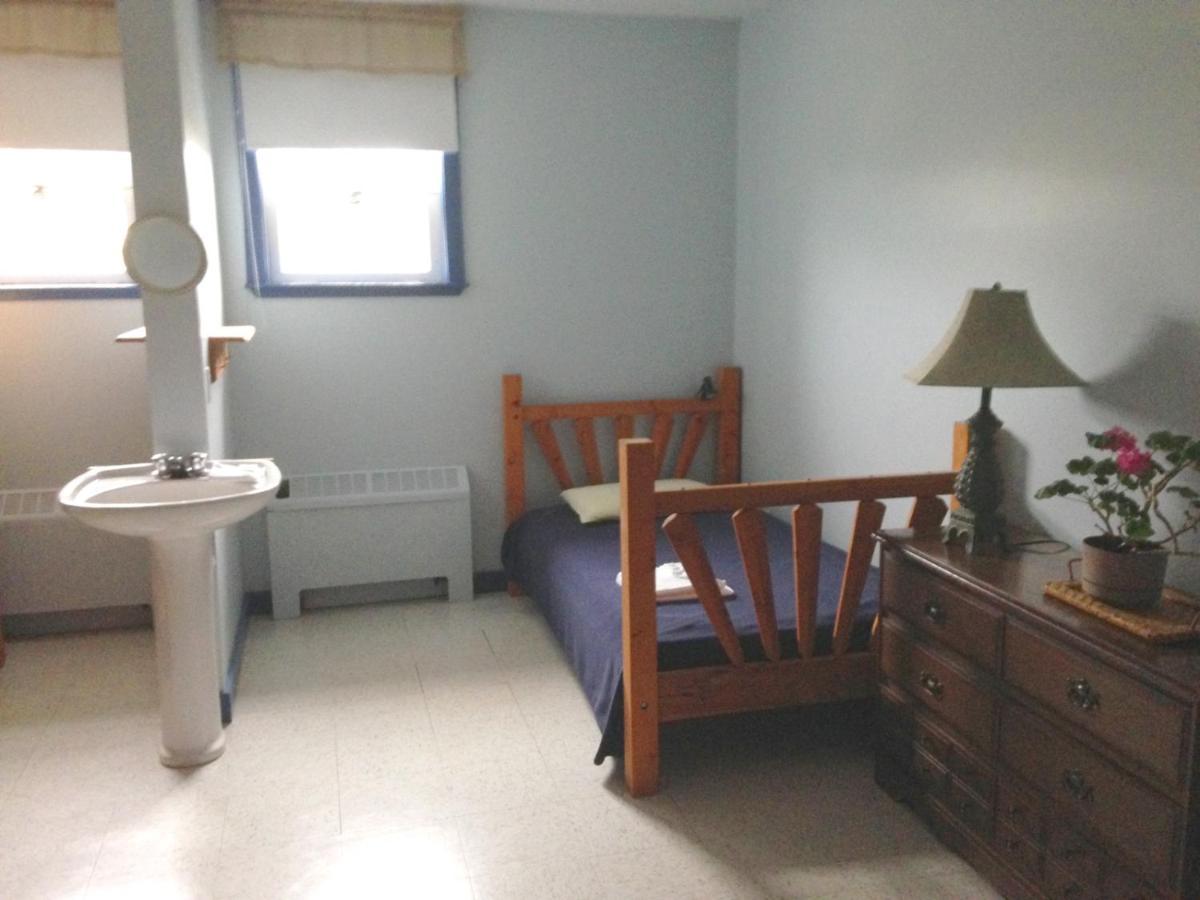 Auberge De DouglastownGaspé エクステリア 写真